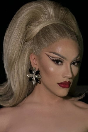 Jewels Sparkles portrait