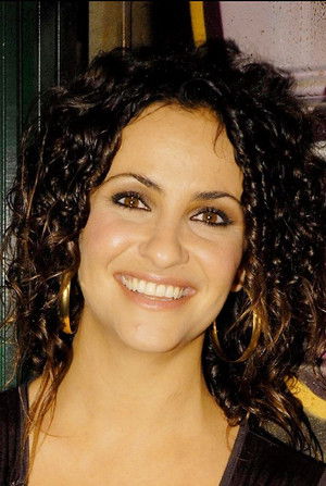 Melani Olivares photo