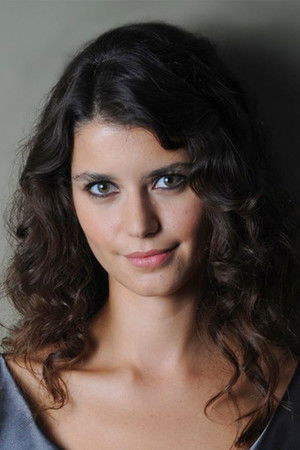 Beren Saat photo