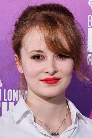 Shannon Tarbet photo