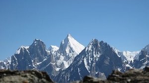 La route des sommets Season 1 : Episode 1 