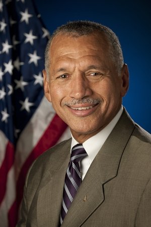 Foto retrato de Charles Bolden