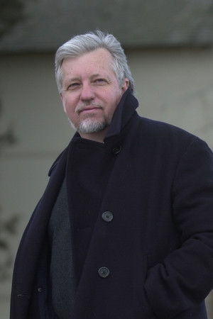 Dan Simmons