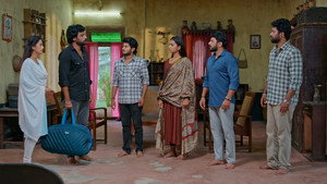 Chakri Persuades Keshava