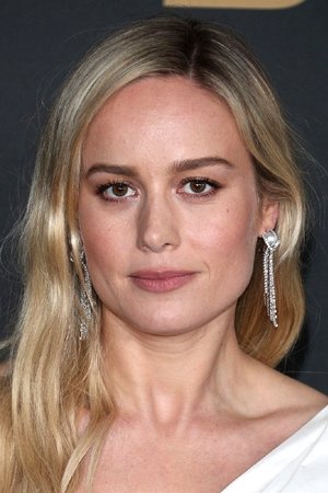 Brie Larson jako Molly Tracey