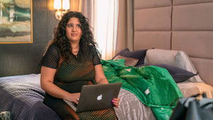 The Girls on the Bus Season 1 Episode 9