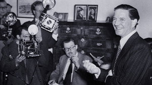 ‎Kipling To Graham Greene