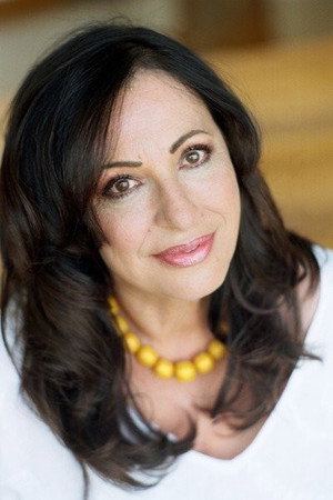 Haris Alexiou portrait