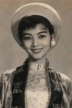 Thẩm Thúy Hằng portrait