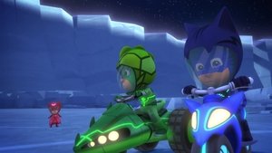 PJ Masks Owlette Slips Up