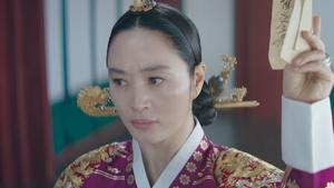 Under the Queen’s Umbrella S1E11