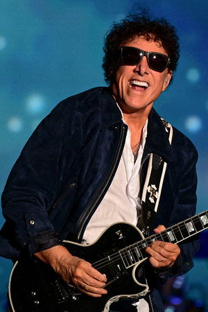 Neal Schon portrait