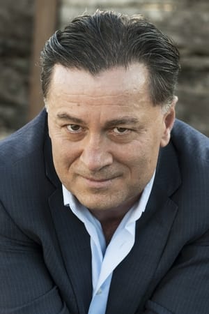 Foto retrato de Ömer Simsek