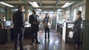 The Flash: Season 1 Episode 19 – Who Is Harrison Wells?