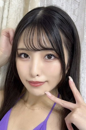 Shiori Kuraki portrait