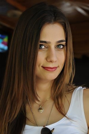 Foto retrato de Ayşe Çiğdem Batur