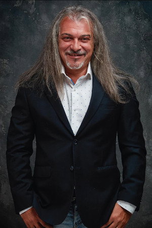 Магърдич Халваджиян