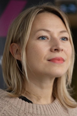 Frida Hallgren portrait