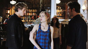 The Nine Lives of Chloe King Season 1 Episode 9