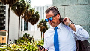 Hunting Mr Nice: The Cannabis Kingpin: 1×2