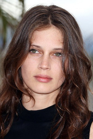 Marine Vacth portrait