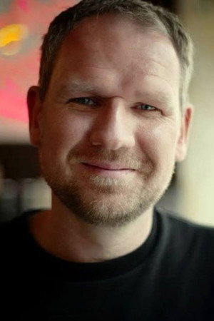 Simon Maloney - Photo