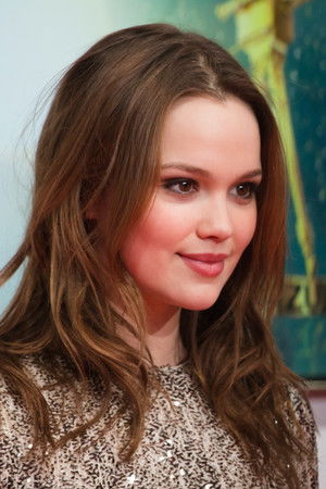 Emilia Schüle photo