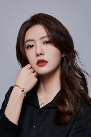 Cai Wenjing portrait