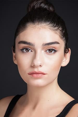 Hazar Ergüçlü portrait