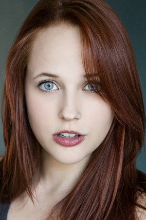 Nicole Elliott portrait