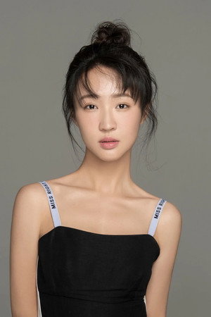 Diễn viên Zeng Qi