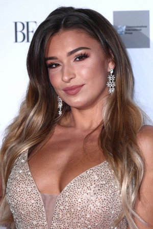 Zara McDermott portrait