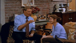 Just Shoot Me!: 2×25