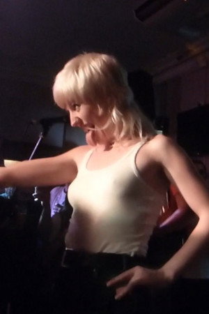 Amyl and the Sniffers - Live at Botany View Hotel (2018)