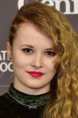 Shannon Tarbet photo