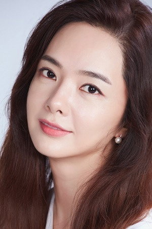 Yoo Ji-yeon portrait