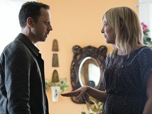 Sneaky Pete: 2×4