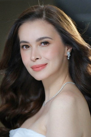 Sunshine Cruz portrait