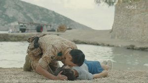 Descendants of the Sun: Season 1 Episode 5 –