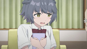 Tenkou-saki no Seiso Karen na Bishoujo ga, Mukashi Danshi to Omotte Issho ni Asonda Osananajimi Datta Ken Cap 7