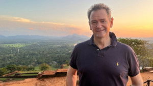 Alexander Armstrong in India