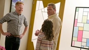 Modern Family Season 8 Episode 1