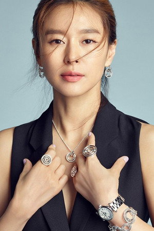 Ye Ji-won portrait