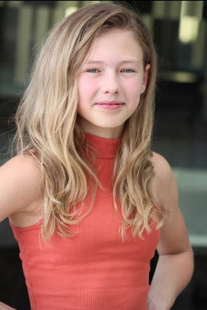 Arina Gancicova — interprète de Sharon Gordon Fisherman (13 Yrs Old)