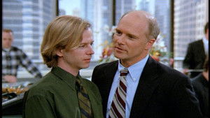 Just Shoot Me!: 2×24