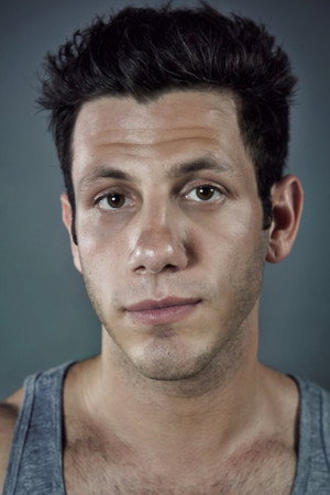 Diễn viên Maxx Hennard