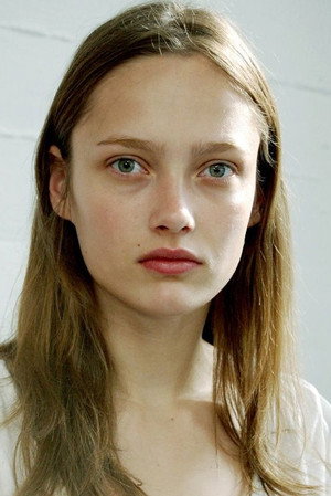 Karmen Pedaru portrait