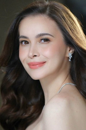 Sunshine Cruz portrait