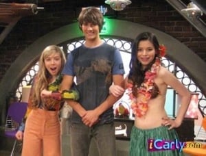 iCarly iSaw Him First