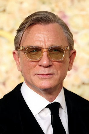 Daniel Craig